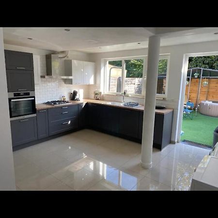 Appartement Spacieux Avec Terrasse Et Garage Prive Брюссель Экстерьер фото